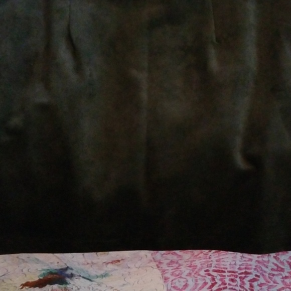 3/$20 Black faux suede mini skirt - Picture 1 of 3